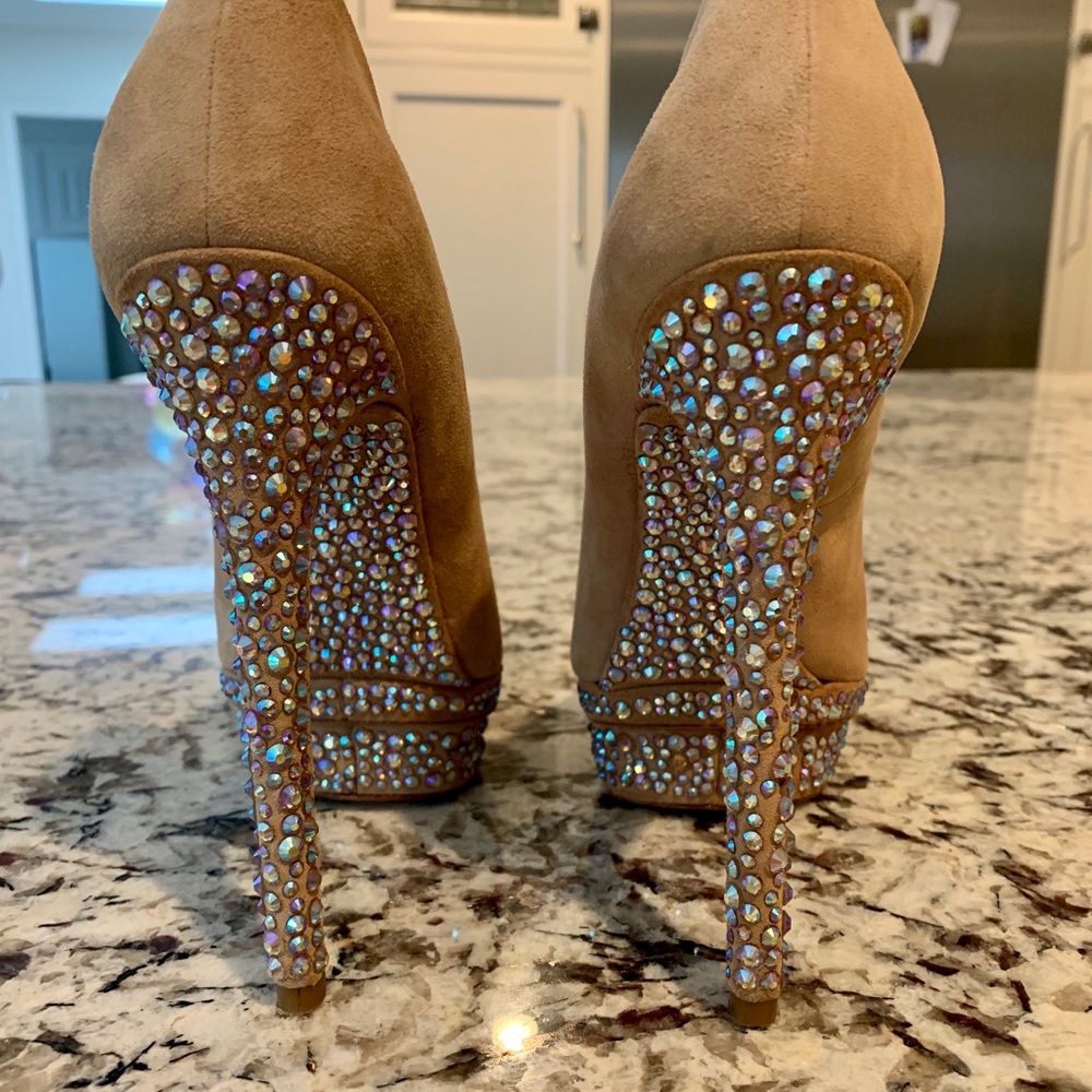 Brian Atwood Platform Pumps